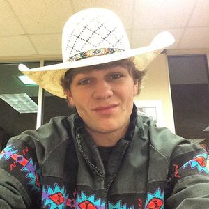 Meet your Posher, Dustin